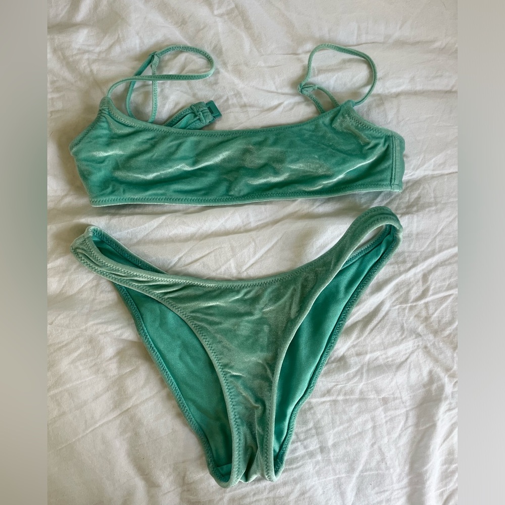 Triangl Mica Velvet Set